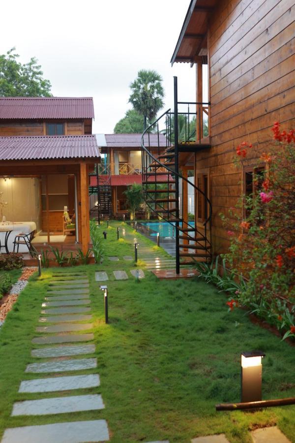 Wooden Ecr Sea Resort Pondicherry Luaran gambar