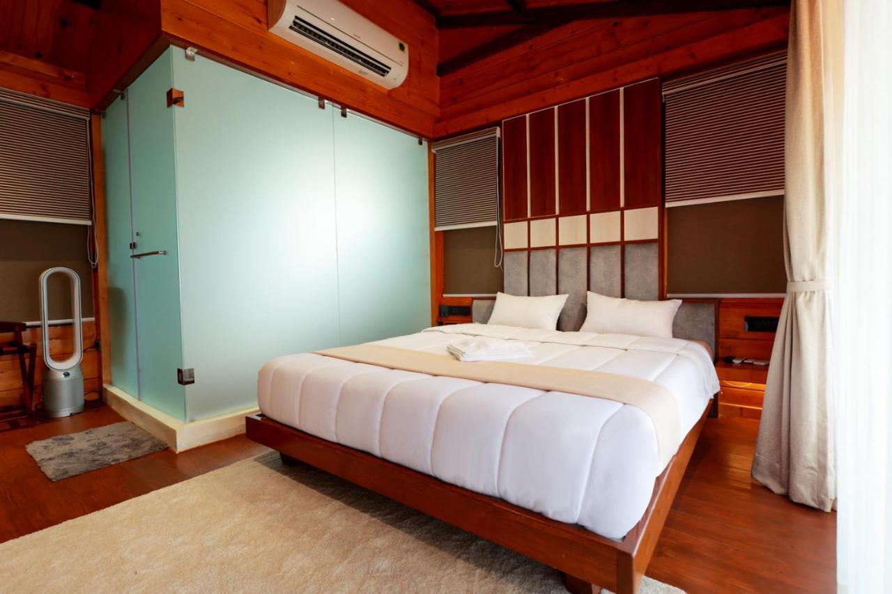 Wooden Ecr Sea Resort Pondicherry Luaran gambar